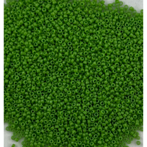 TOHO Seedbeads 15/0,  NR 84   Varm Grön Opaque CA 10 GRAM