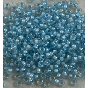 TOHO Seedbeads 9/0, Ljus Blå Crystal Colour Line  NR 28