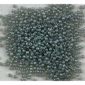 TOHO Seedbeads 11/0,  NR 150  Ljus Grå Pärlemo