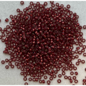 TOHO Seedbeads 11/0,  NR  213  Vinröd Crystal Silver Line