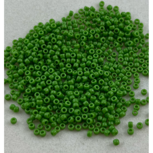 TOHO Seedbeads 11/0,  NR 84  Varm Grön Opaque
