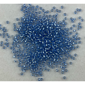 TOHO Seedbeads 11/0,  NR 94  Ljus Blå Silver Line
