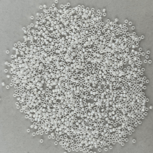TOHO Seedbeads 15/0,  NR 401   Vit Opaque Irislyster CA 10 GRAM