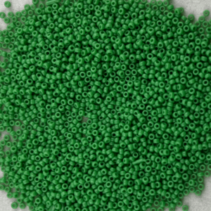 TOHO Seedbeads 15/0,  NR 84C  Grön Opaque CA 10 GRAM